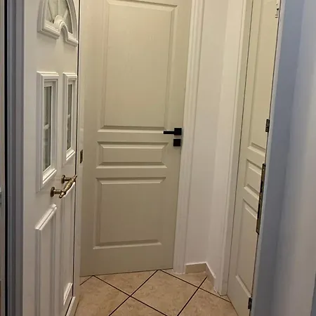 Neoclassical In Kadmia Апартаменты