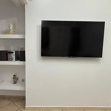 Апартаменты Neoclassical In Kadmia *