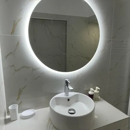 Neoclassical In Kadmia