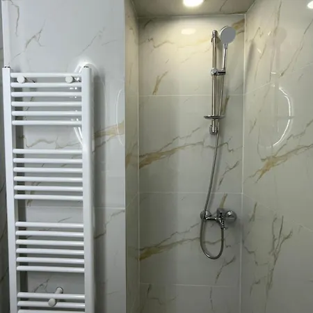 Апартаменты Neoclassical In Kadmia *