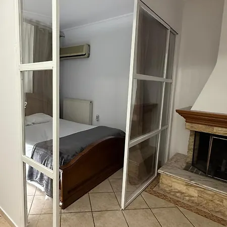 Neoclassical In Kadmia Apartment