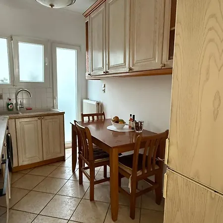 Neoclassical In Kadmia Apartment *
