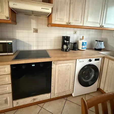 Neoclassical In Kadmia