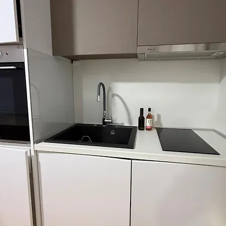 Neoclassical In Kadmia