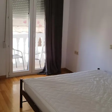 Appartement Neoclassical In Kadmia *